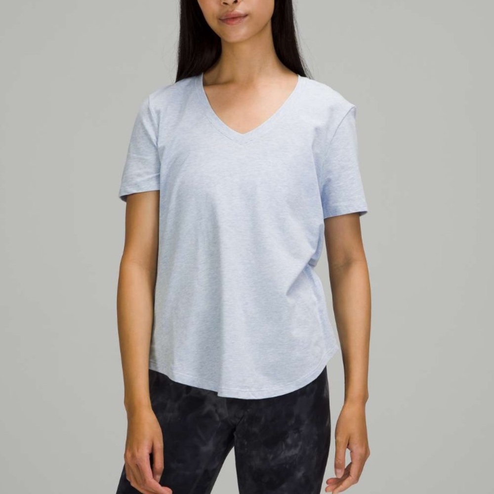 Lululemon Love Tee Short Sleeve V-Neck T-Shirt
Heathered Blue Linen size 10